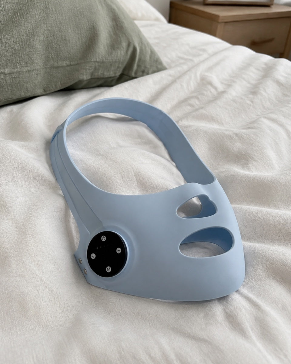 Dolce Lift V sobre la cama después de una sesión